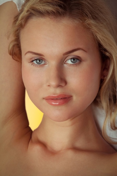Caroline Abel xxx star image