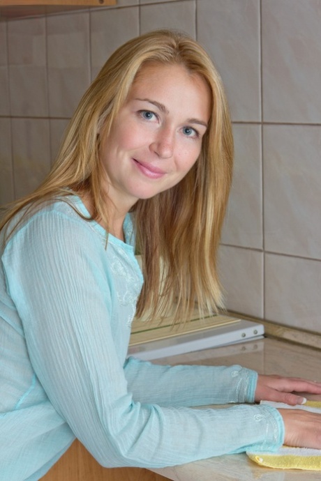 Natalia Grand beautiful model pic