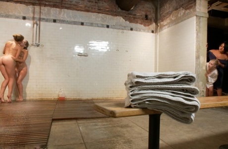 lesbische douche naakten exclusief archief