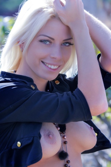 hard nipples beautiful xxx pic