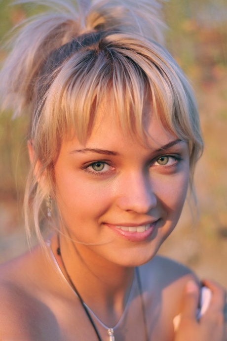 petite babe beautiful picture