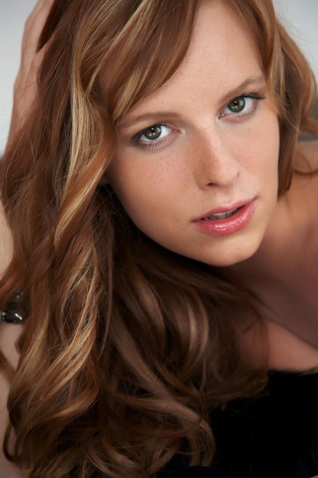 Carmen Gemini erotic model picture