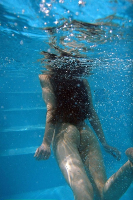 Unterwasser freie nacktheit fotos