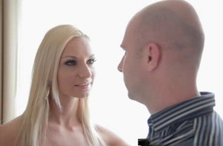 tynd blond milf nøgen porno pic