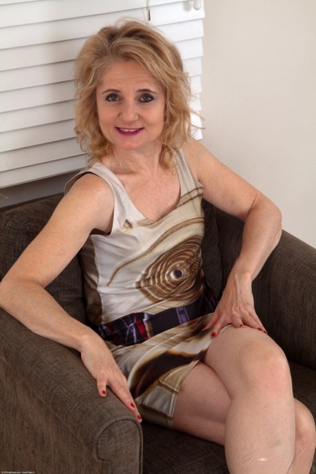 granny skirt free naked picture