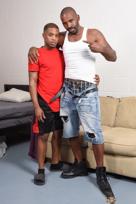 black men free nude picture