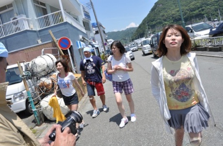 亚洲公众 性感裸體 圖片