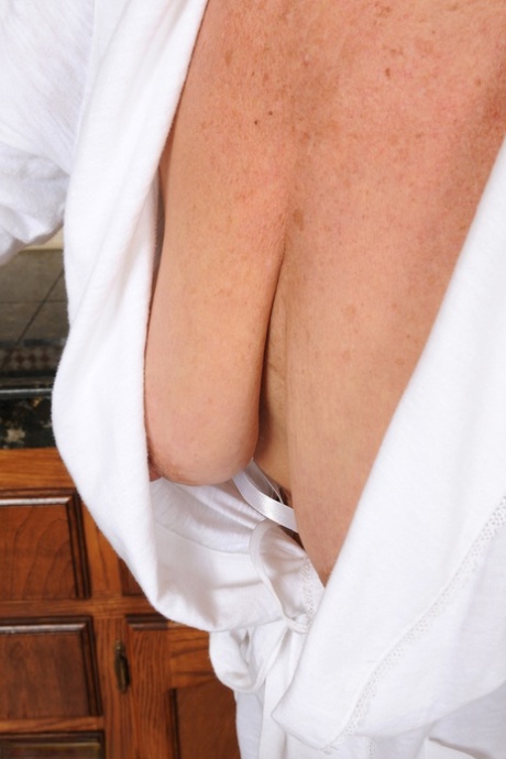 saggy mature art naked archive