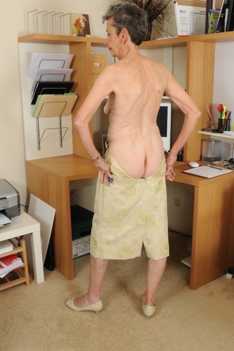 abuela tetas pequeñas desnudo caliente galerías