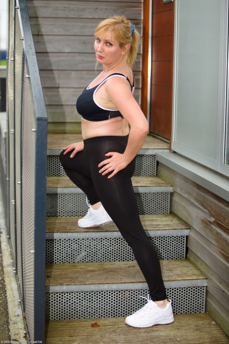 chubby leggings sexy nude photo