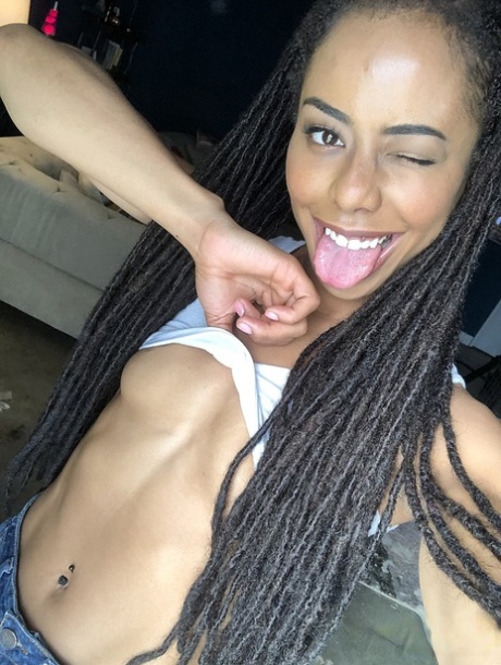 giovane nera magra nudo erotico Immagine