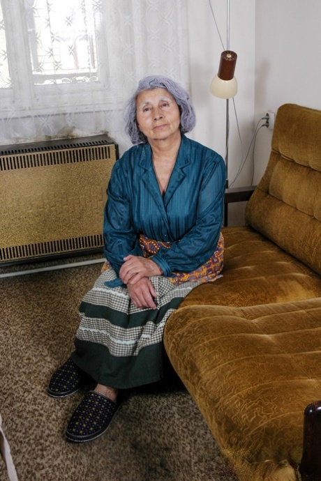 abuela vieja y peluda caliente bonita imágenes