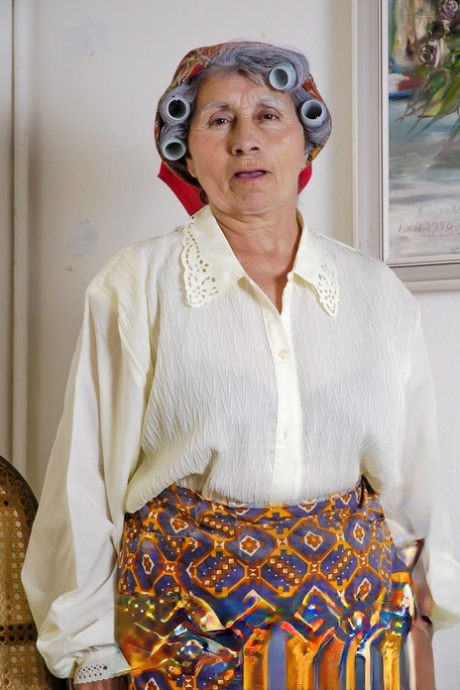 granny skirt free naked photos