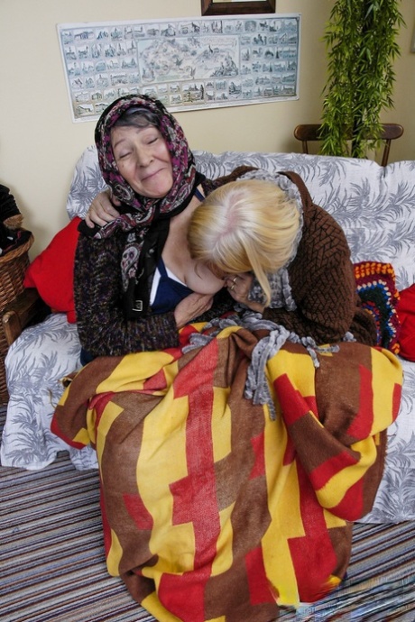 mormor lesbisk ganska perfekt foton