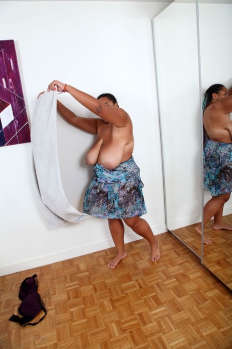 ebony saggy tits art naked pic