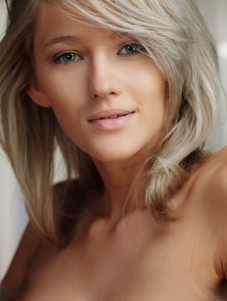 Mila Ieye xxx model gallery