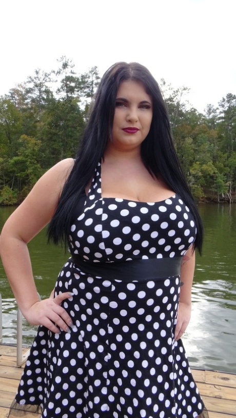 Mischievous Kitty sexy actress galleries