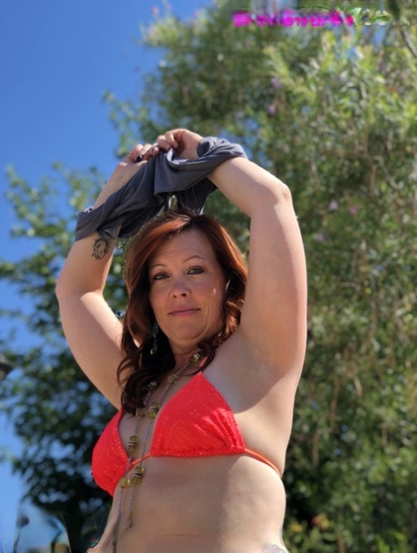 roodharige bikini perfect exclusief afbeelding