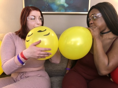 rondborstige lesbienne hoge kwaliteit warm foto