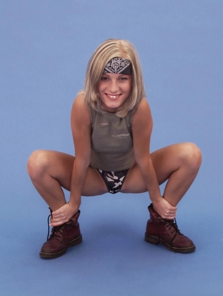 Kari Gold top model gallery