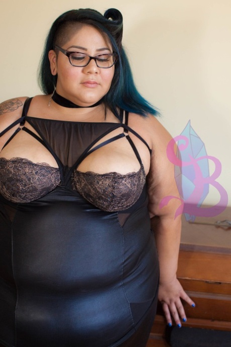 chubby lingerie free naked photo