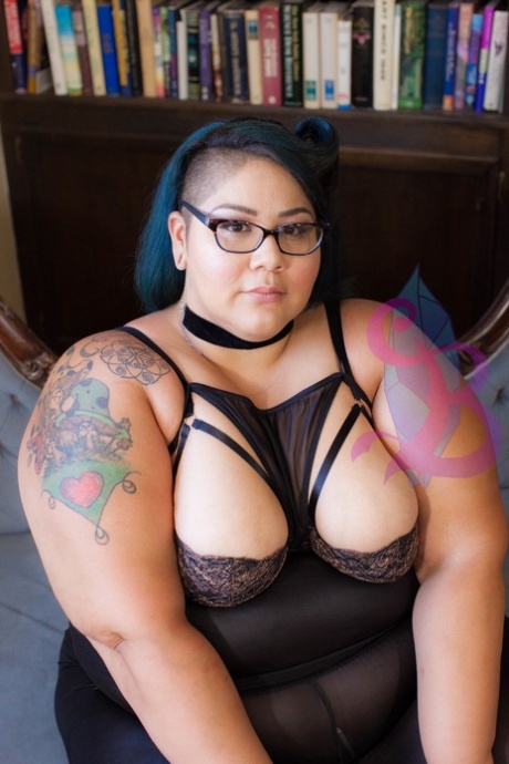 chubby lingerie free nude image