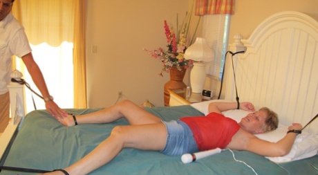 american mature hot pictures