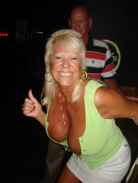Kristine Cumz pornstar images
