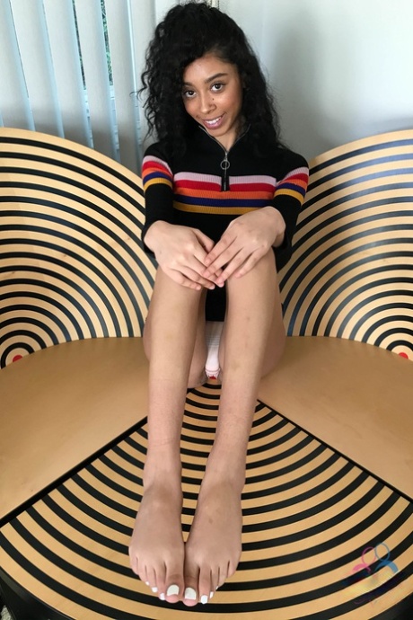 ébène maigre sexe sympa photo
