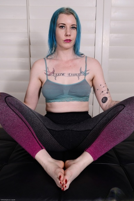 nohy v kalhotách na jógu porno dokonalé sbírka