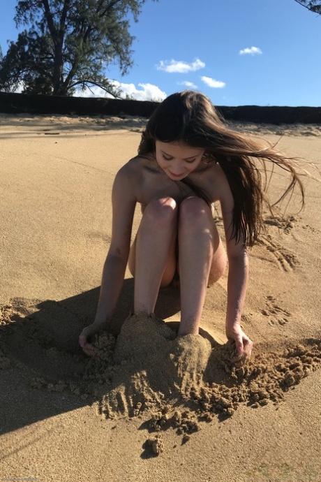 Winter Jade erotic star img
