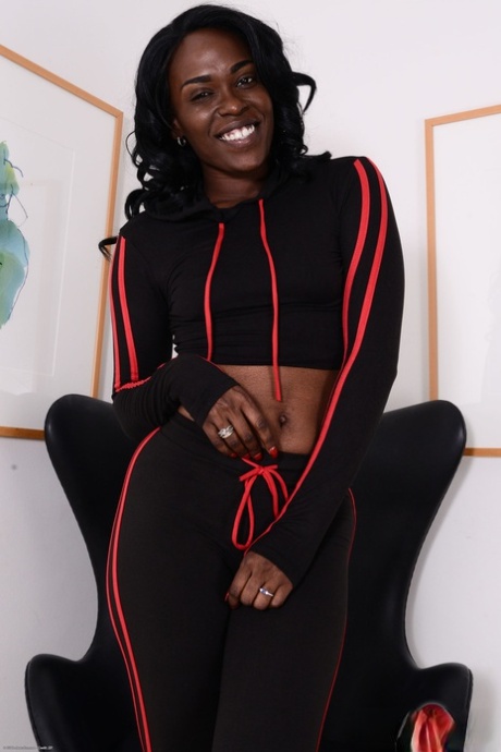 Tiffany Taylor hd model picture