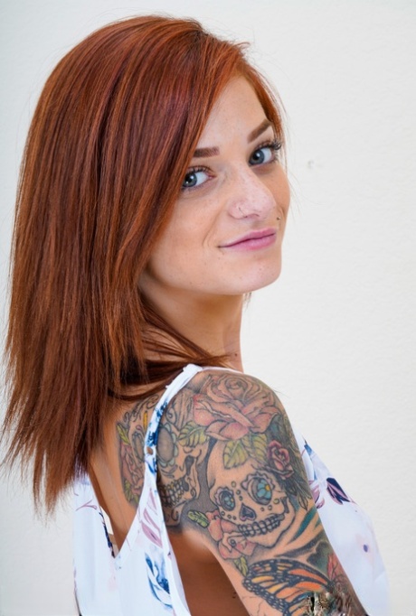 Roxy Ryder model nude photo