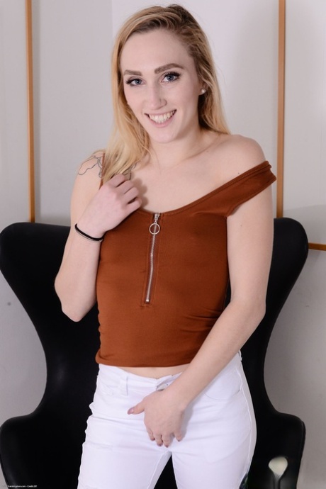 Victoria Gracen nude pornstar photos