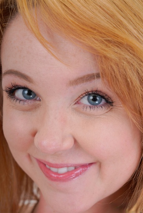 Nikole Nash star top picture