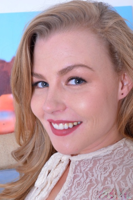 Nicole Clitman naked model picture