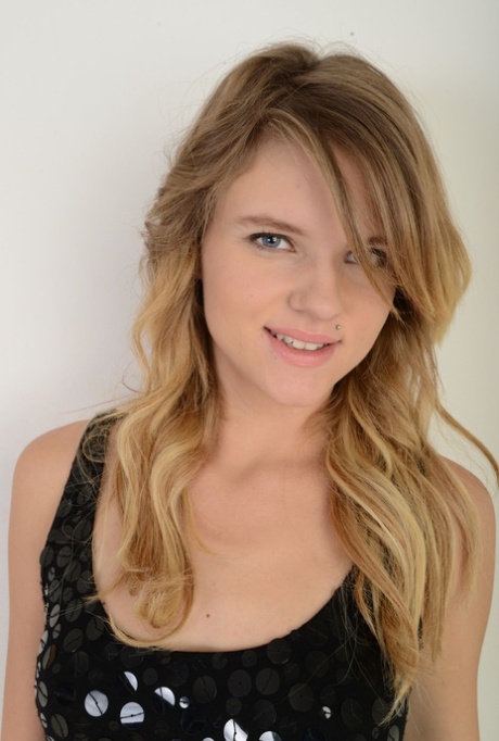 Scarlett Fever model top pics