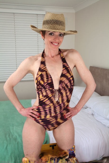 kort hår milf vacker konst gallerier