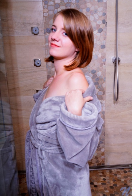 Dakota Burns exclusive model img