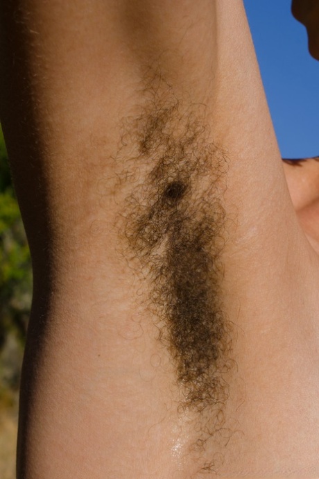 buceta preta e magra e peluda pornográfico exclusivo arquivo