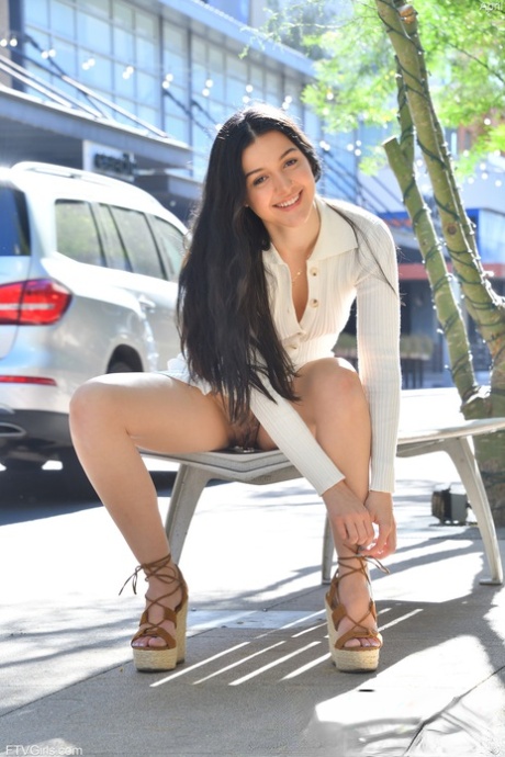 smile sexy nudes pics