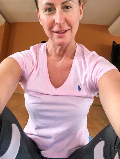 milf nylon nudes images