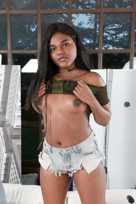 adolescente noire potelée nu de haute qualité images