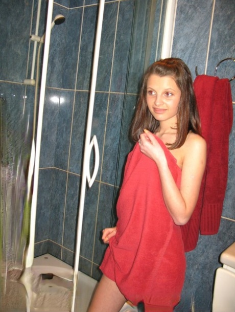 in topless in jeans arte img