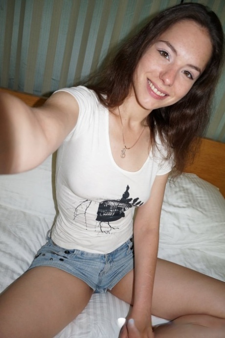 small tits selfie erotic pictures