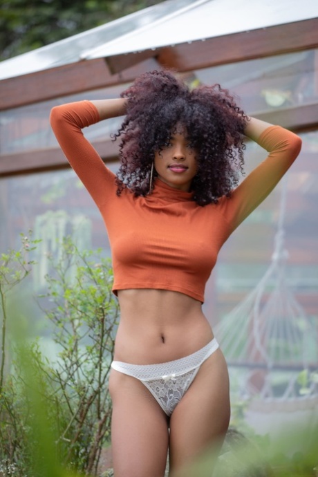 light skin ebony hd pic