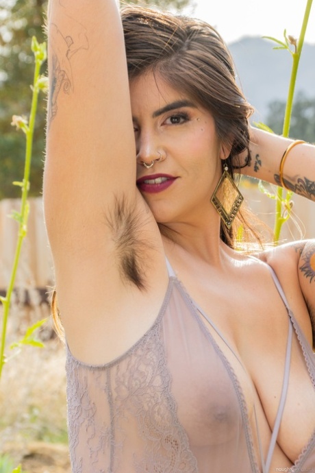 chlupaté podpaží pěkné porno galerie