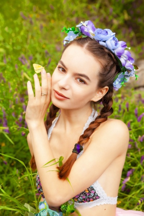 drobna brunetka najlepsze galerie
