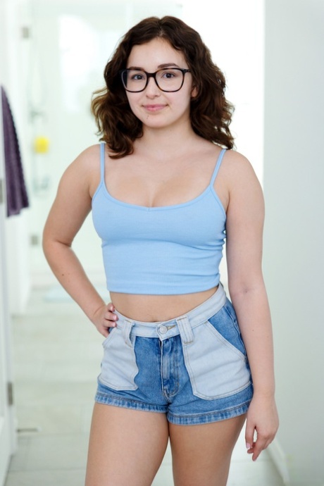 Leana Lovings star hot img