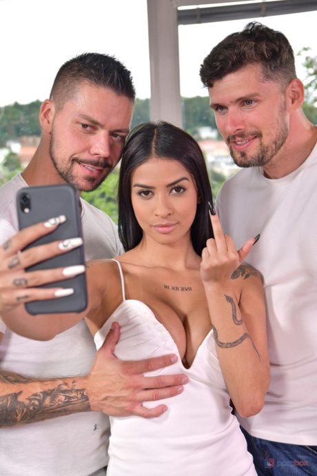 tetas grandes brasileñas caliente erótico fotos
